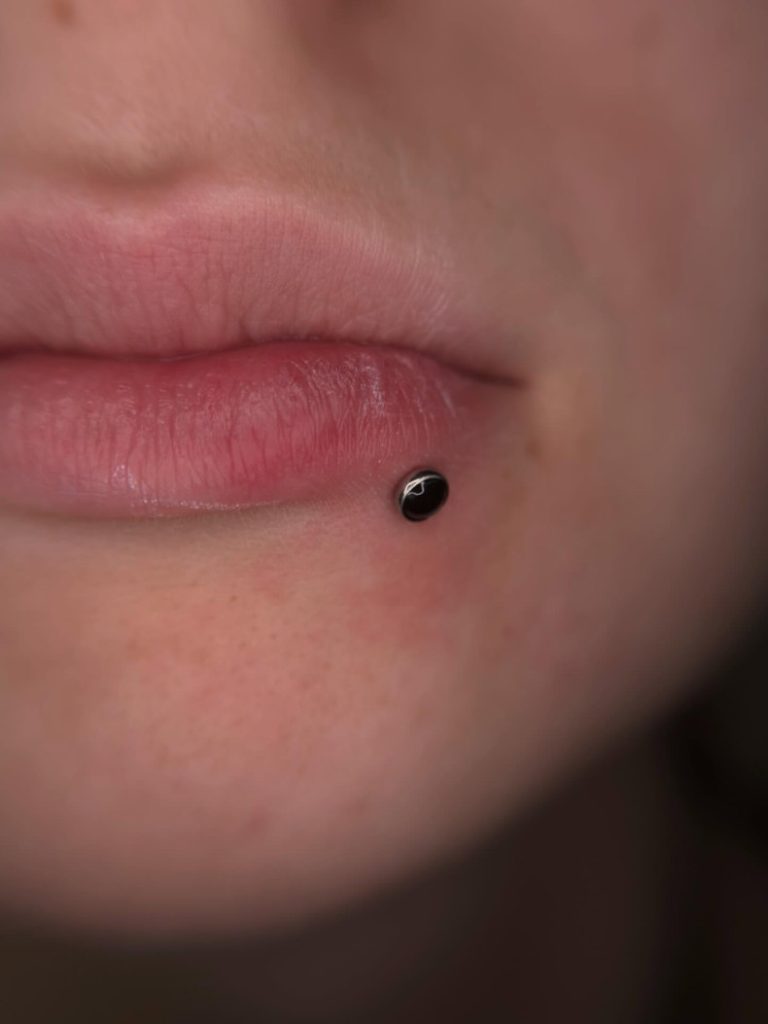 Фото салону 1 — TATTOO LAMARCH